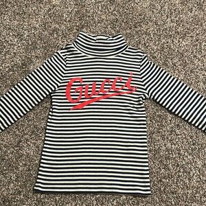 Girls GUCCI turtleneck shirt. Size 6